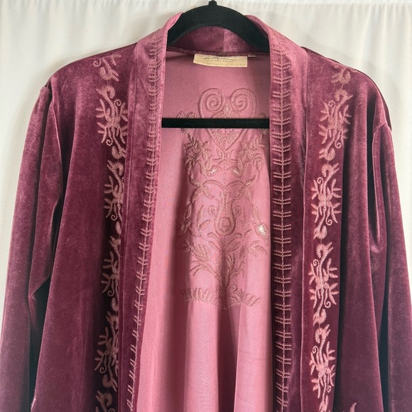 LA BELLUM HILLARY SCOTT Women's S Embroidered pink Velvet Open
Cardigan - Picture 3 of 14